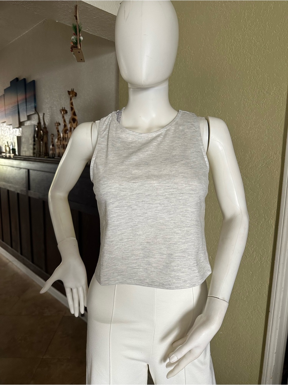 Women's Sleeveless Crop Tank Top in Light Gray